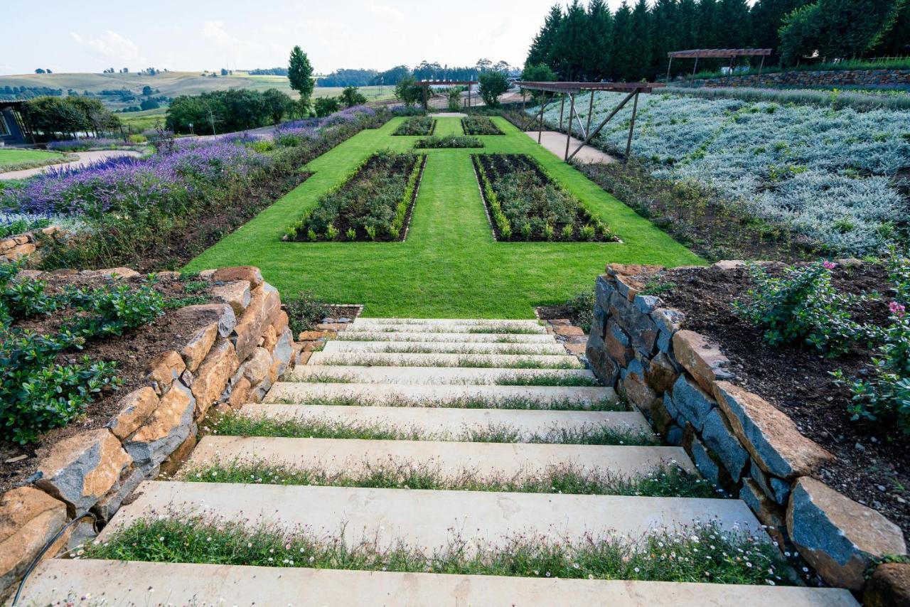 Brahman Hills - Gardens, & 4* Nottingham Road